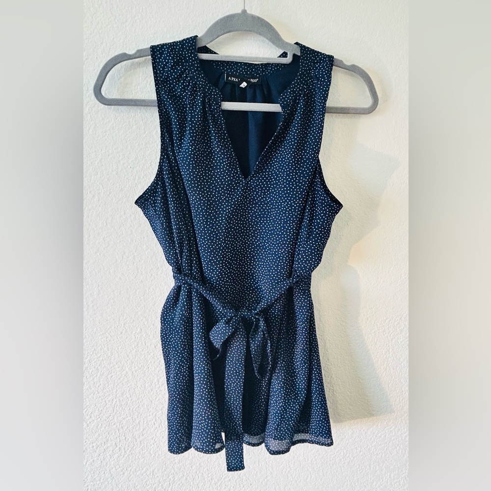 A‎ Pea in the Pod Maternity Blue Polka Dot Waist Tie Sleeveless Top Size M